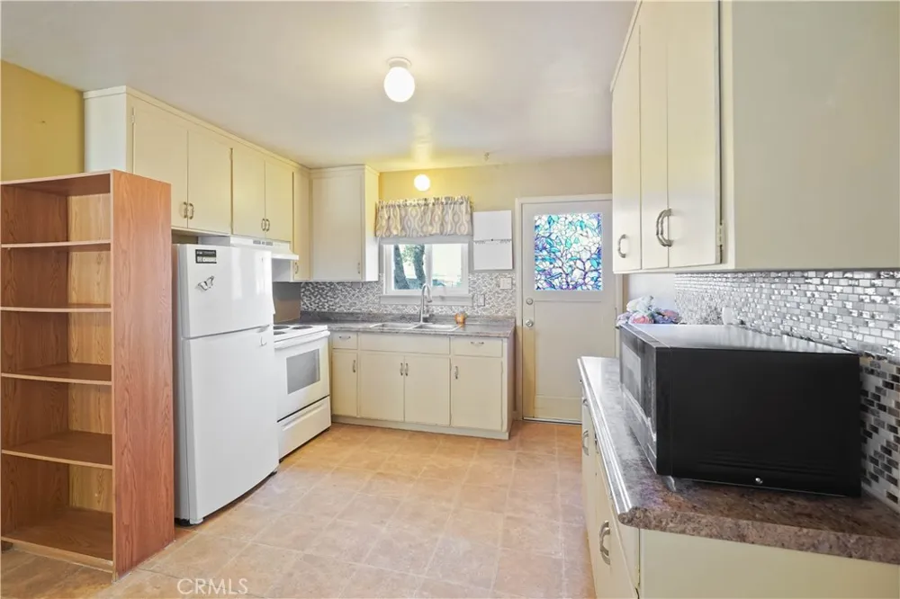 2705 Oakhurst Clearlake, CA 95422