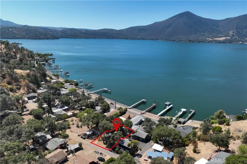 2705 Oakhurst Clearlake, CA 95422