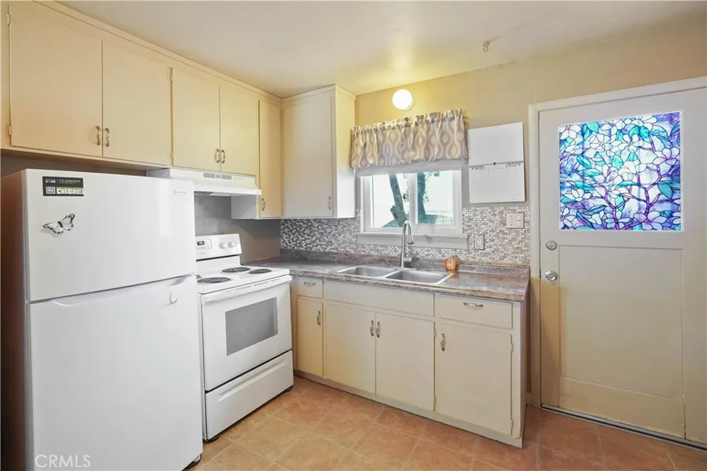 2705 Oakhurst Clearlake, CA 95422