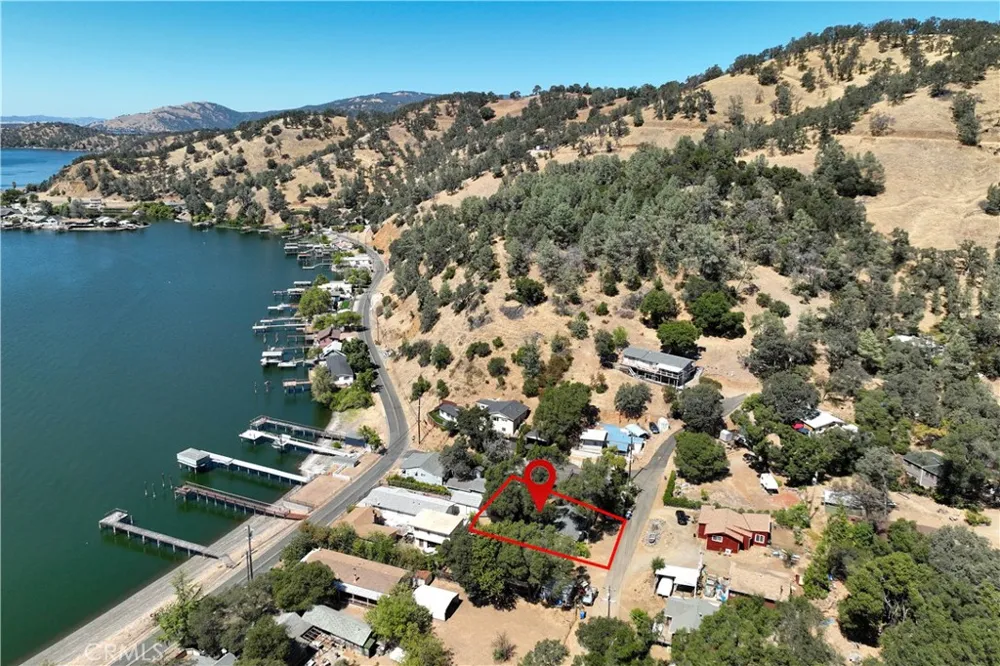 2705 Oakhurst Clearlake, CA 95422