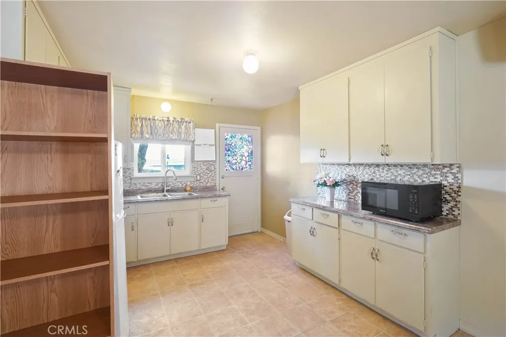 2705 Oakhurst Clearlake, CA 95422