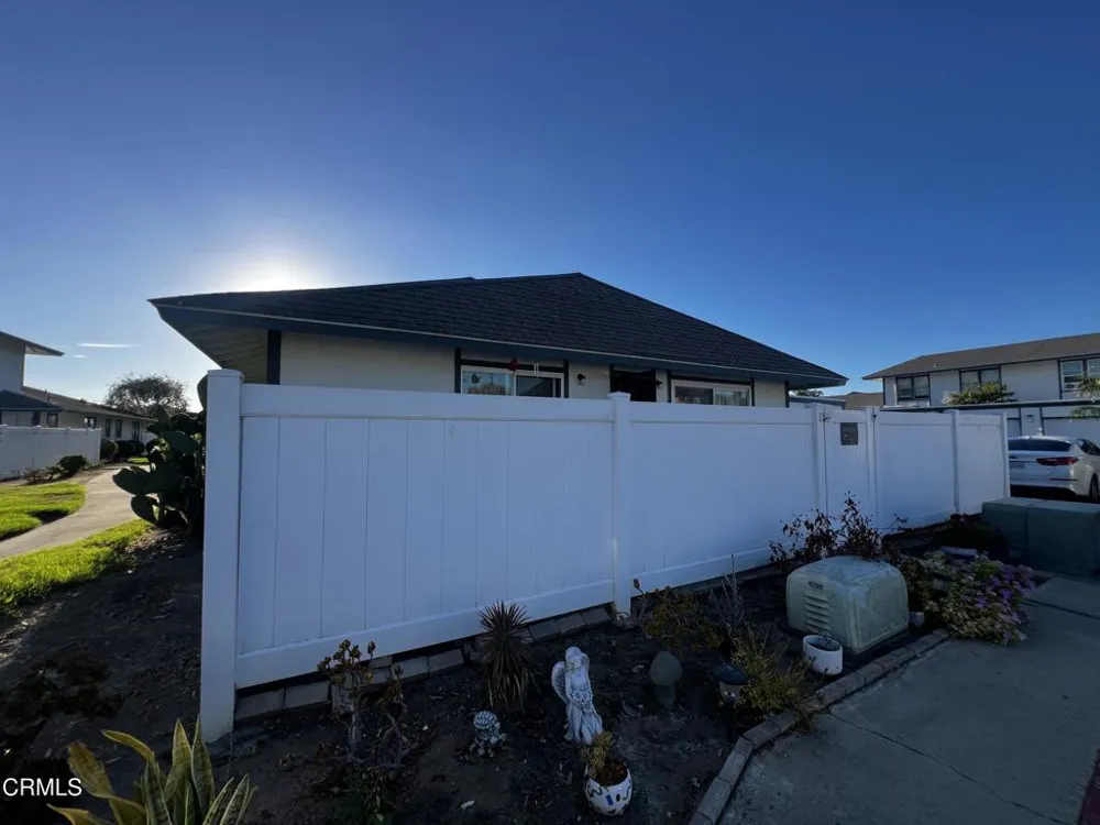 1237 Miramar Walk Oxnard, CA 93035