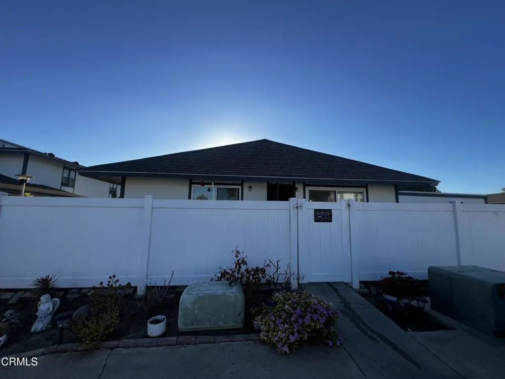 1237 Miramar Walk Oxnard, CA 93035