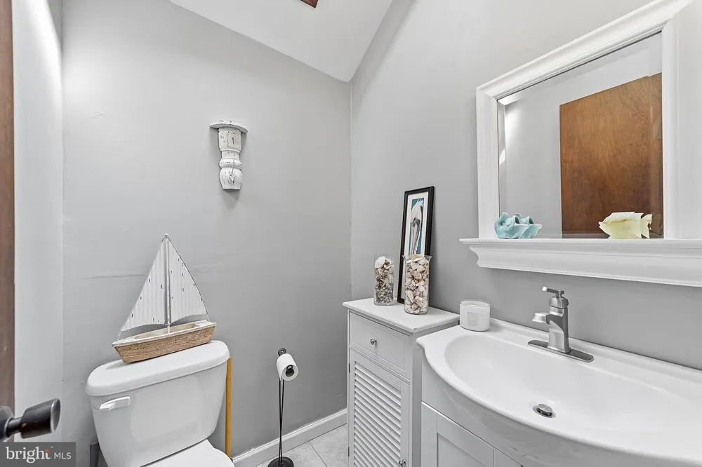 32 RANCOCAS BOULEVARD Mount Laurel, NJ 08054