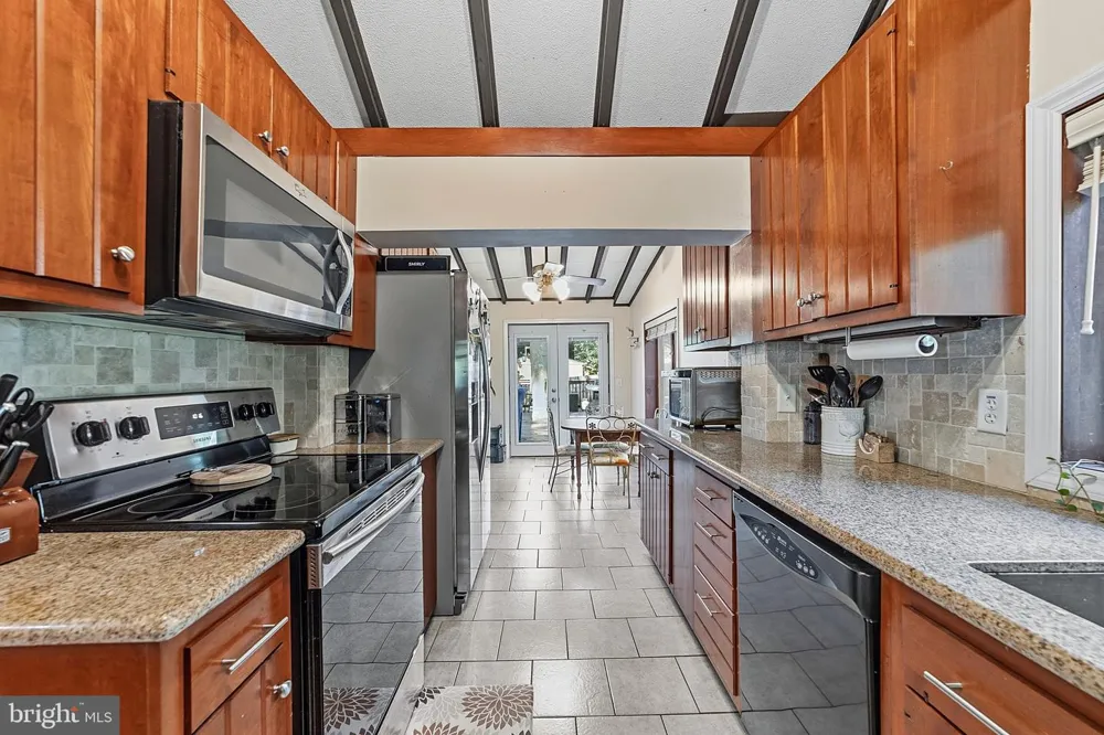 32 RANCOCAS BOULEVARD Mount Laurel, NJ 08054