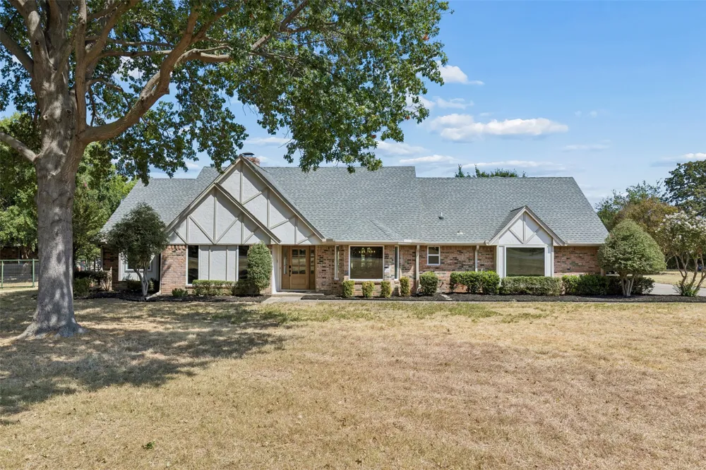 131 Oak Grove Circle Double Oak, TX 75077