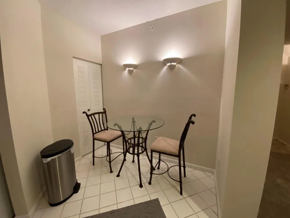 200 UNO LAGO DRIVE #405 Juno Beach, FL 33408