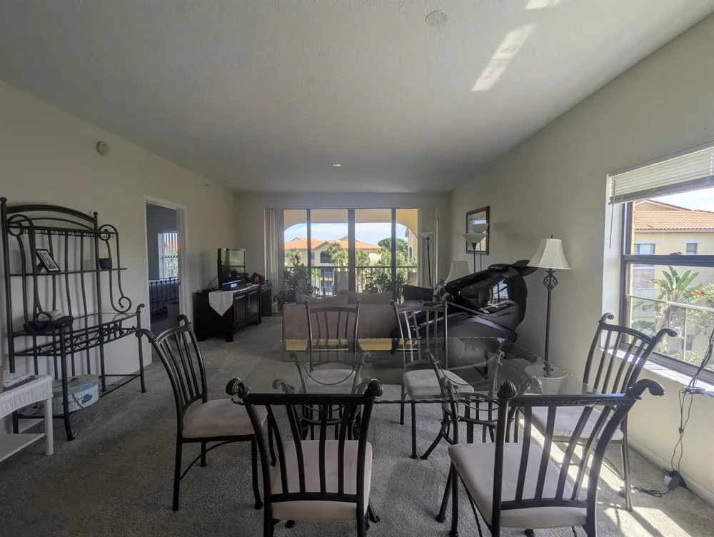 200 UNO LAGO DRIVE #405 Juno Beach, FL 33408