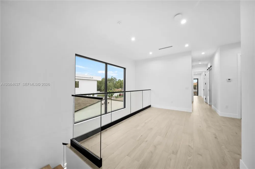 1328 NE 16th Ter Fort Lauderdale, FL 33304