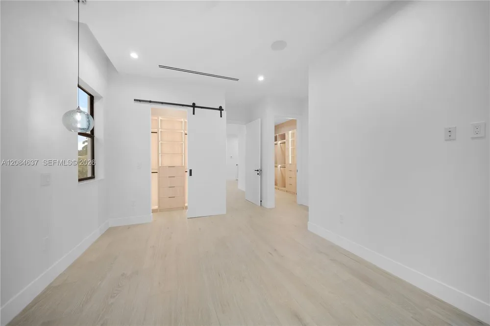 1328 NE 16th Ter Fort Lauderdale, FL 33304
