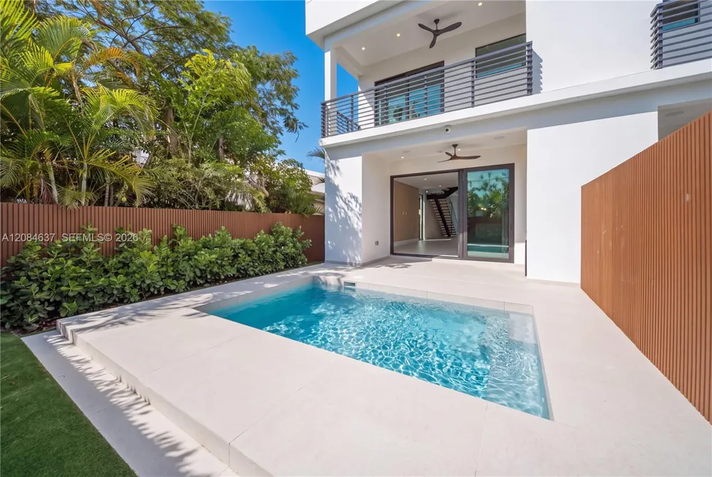 1328 NE 16th Ter Fort Lauderdale, FL 33304