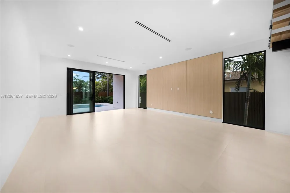 1328 NE 16th Ter Fort Lauderdale, FL 33304