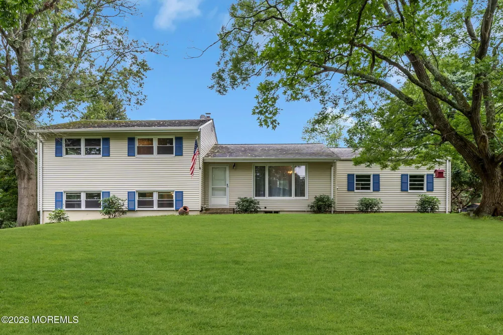 20 Fairfield Drive Tinton Falls, NJ 07724