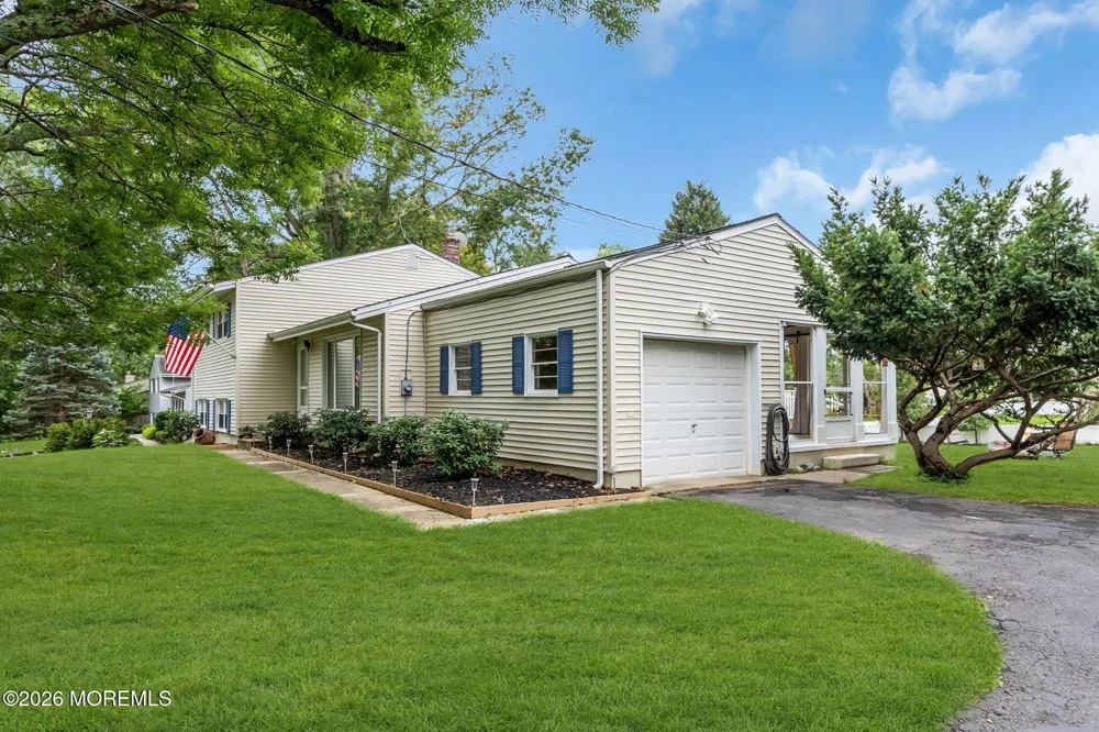 20 Fairfield Drive Tinton Falls, NJ 07724