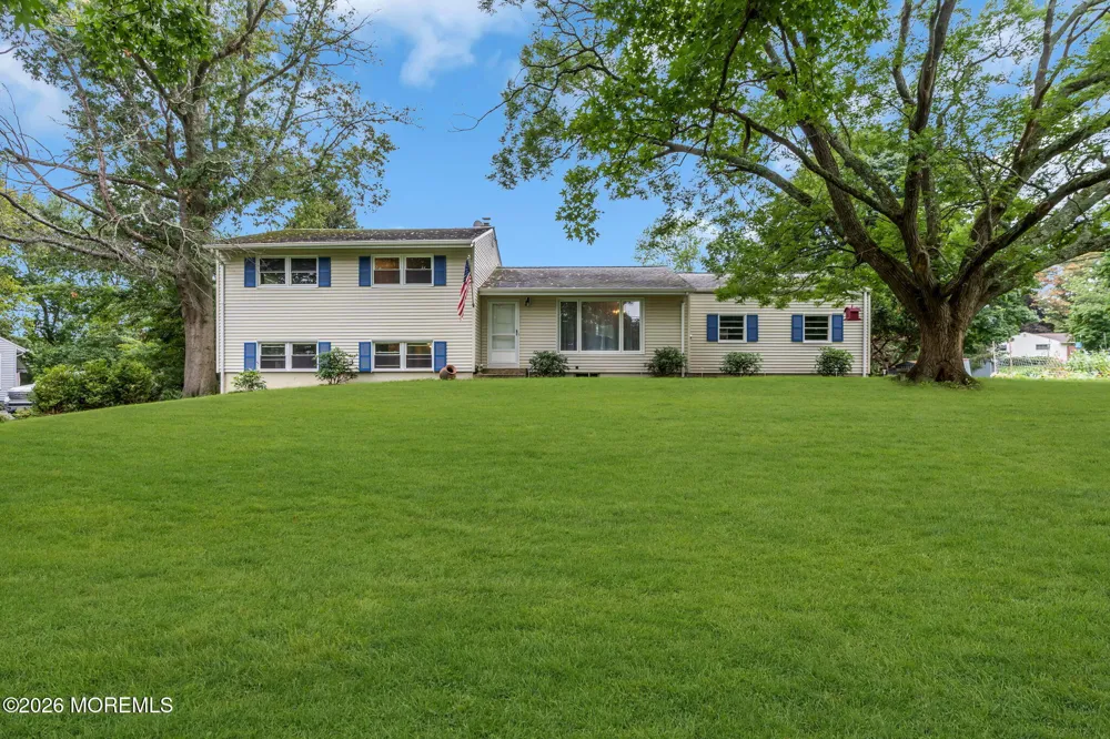 20 Fairfield Drive Tinton Falls, NJ 07724