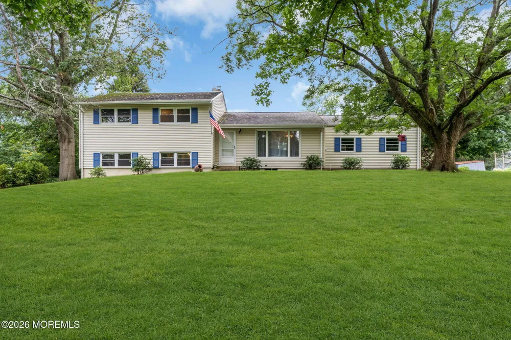20 Fairfield Drive Tinton Falls, NJ 07724