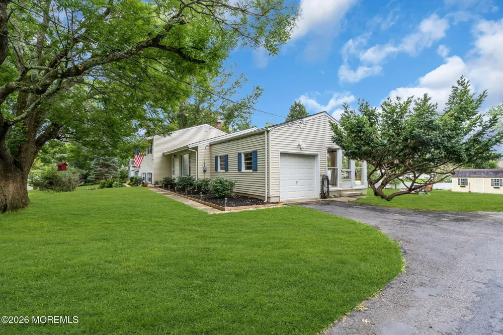 20 Fairfield Drive Tinton Falls, NJ 07724