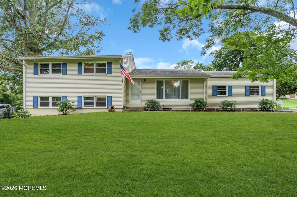 20 Fairfield Drive Tinton Falls, NJ 07724