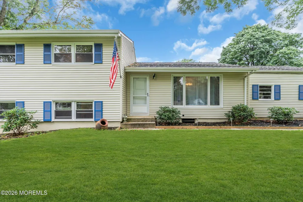 20 Fairfield Drive Tinton Falls, NJ 07724