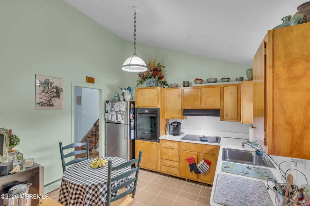 20 Fairfield Drive Tinton Falls, NJ 07724