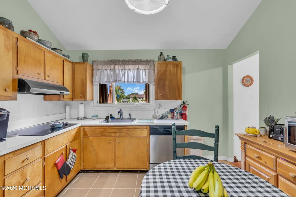 20 Fairfield Drive Tinton Falls, NJ 07724