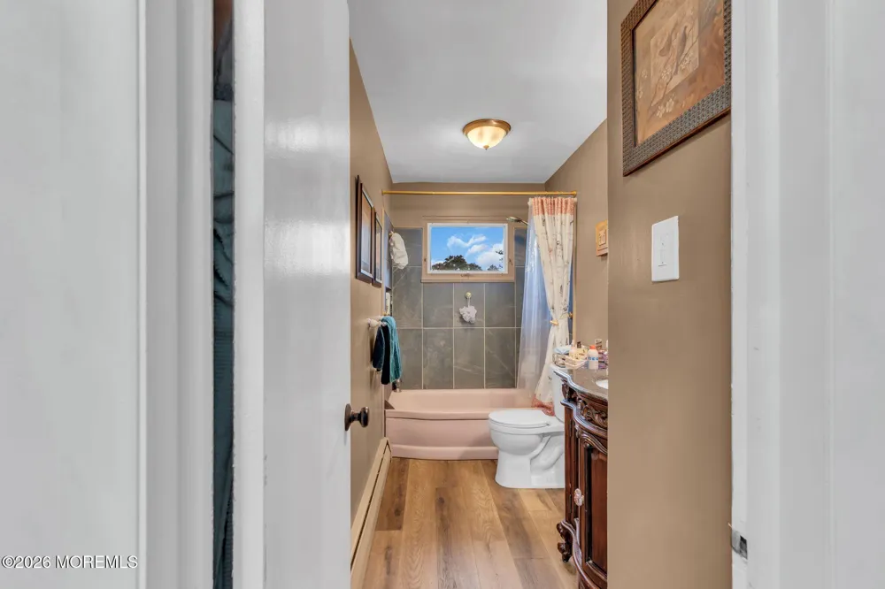 20 Fairfield Drive Tinton Falls, NJ 07724