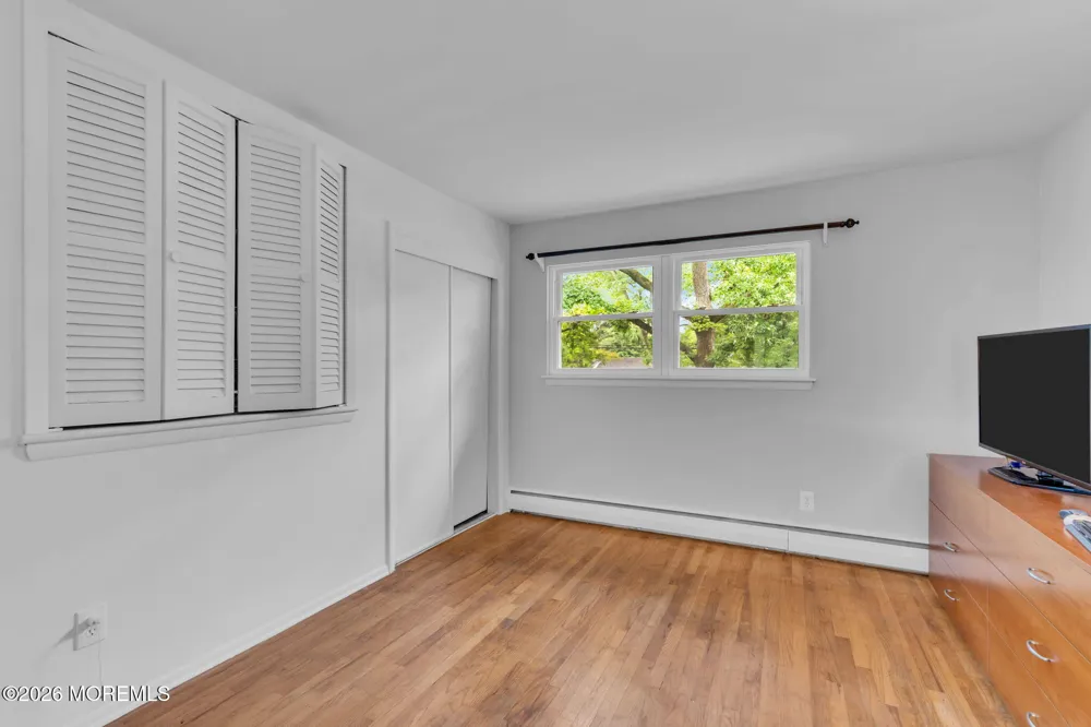 20 Fairfield Drive Tinton Falls, NJ 07724