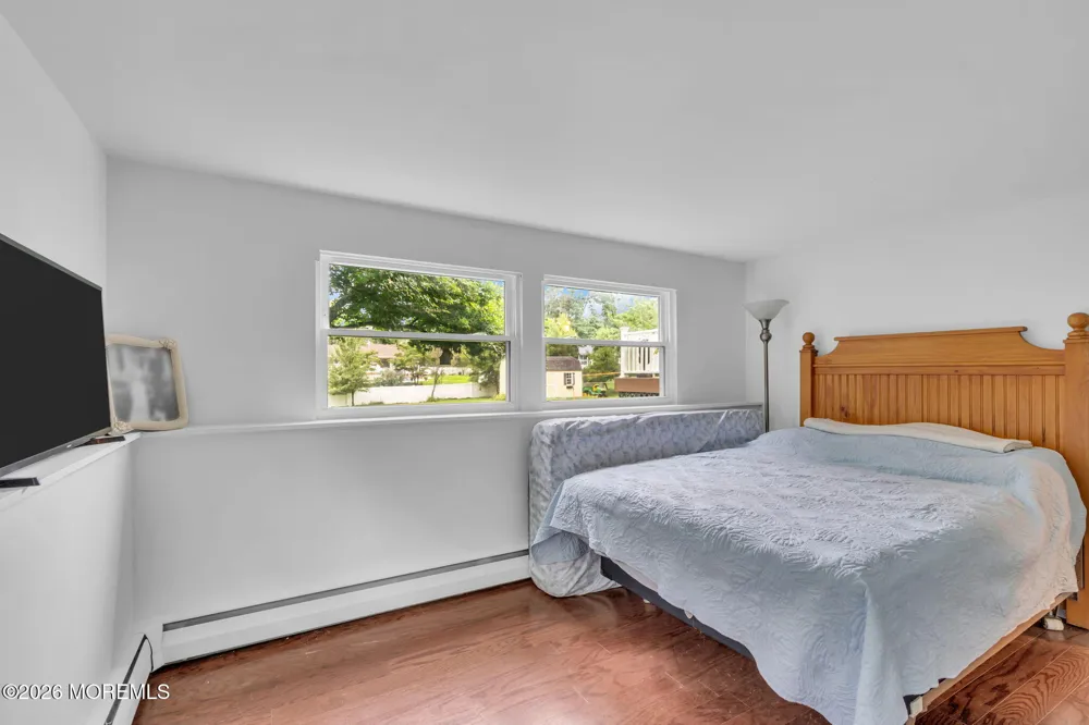20 Fairfield Drive Tinton Falls, NJ 07724