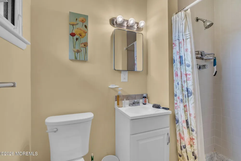 20 Fairfield Drive Tinton Falls, NJ 07724