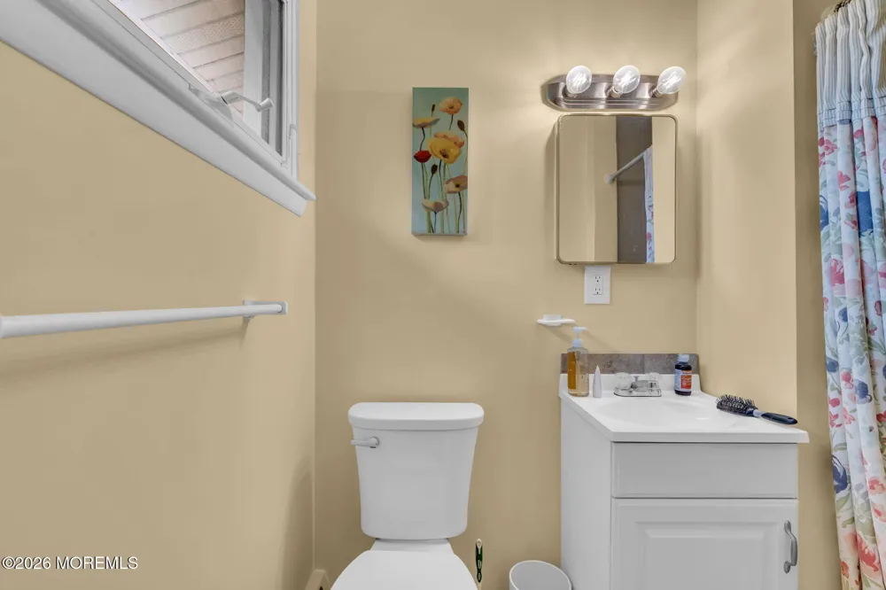 20 Fairfield Drive Tinton Falls, NJ 07724