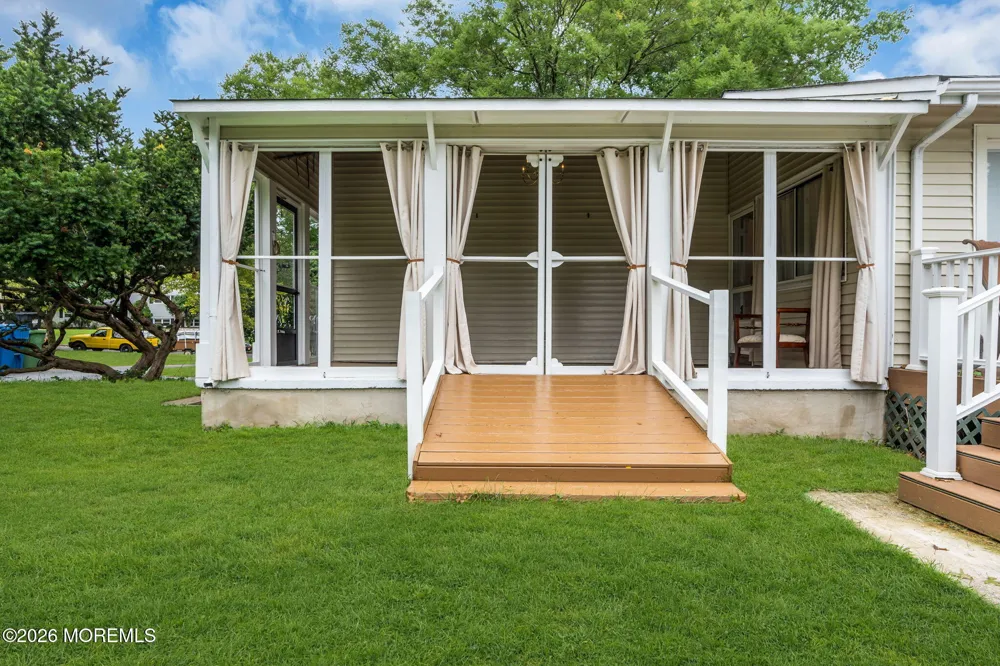 20 Fairfield Drive Tinton Falls, NJ 07724