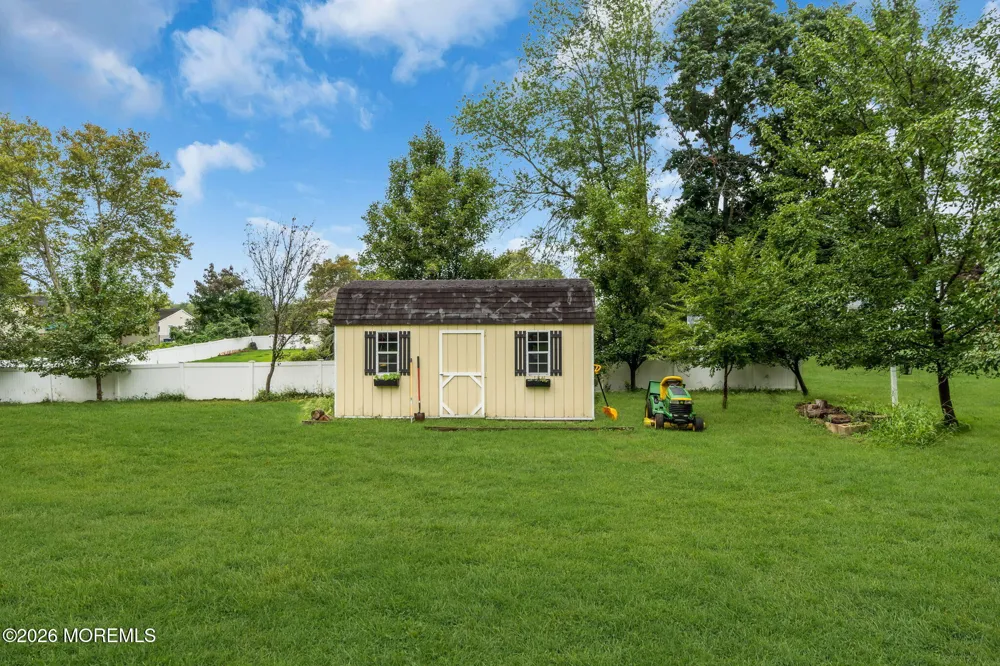 20 Fairfield Drive Tinton Falls, NJ 07724