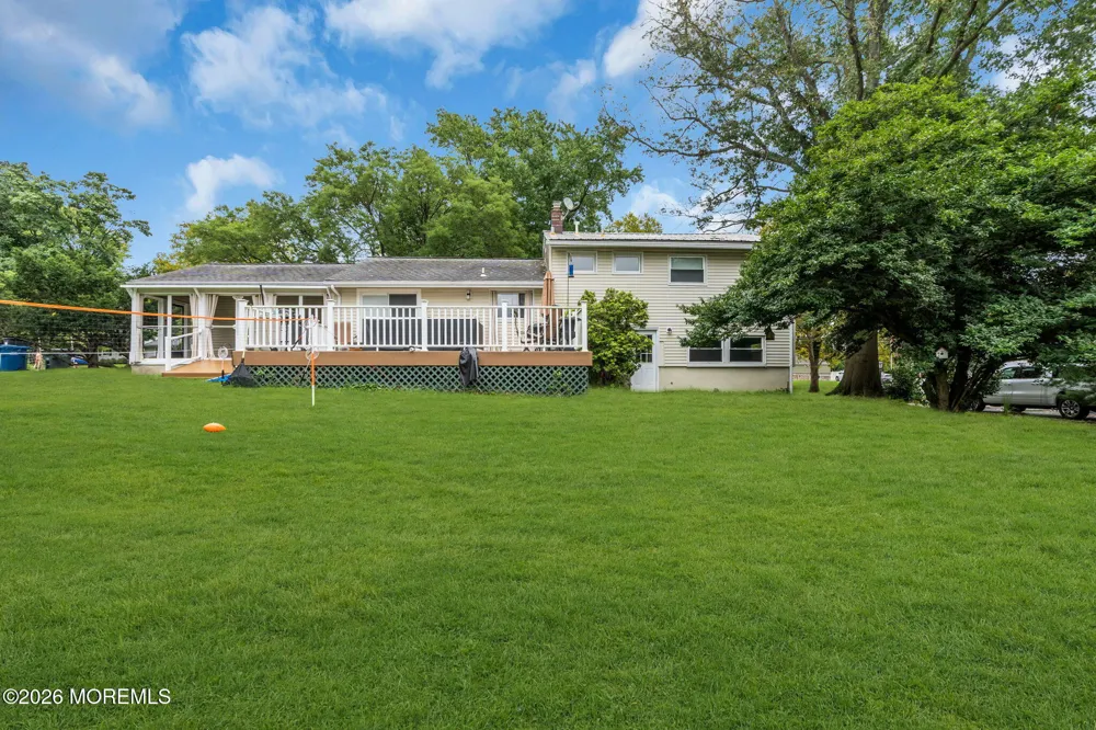 20 Fairfield Drive Tinton Falls, NJ 07724