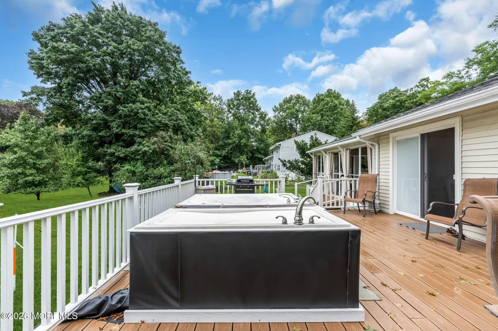 20 Fairfield Drive Tinton Falls, NJ 07724