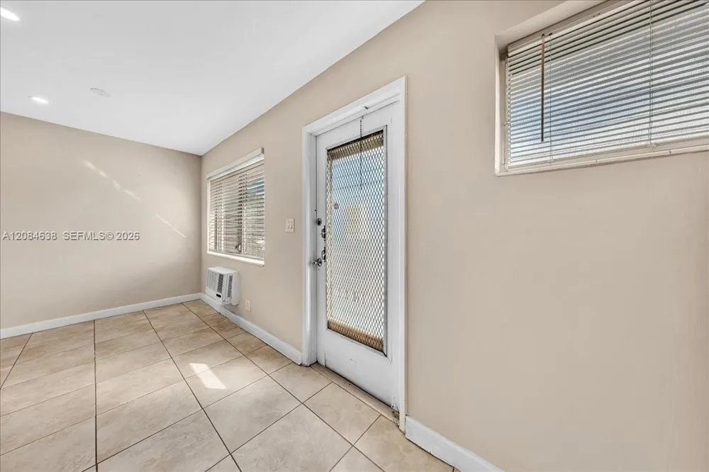 707 S 19th Ave #9 Hollywood, FL 33020