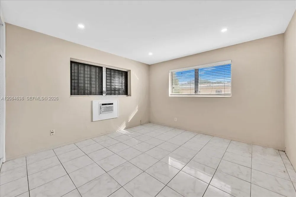 707 S 19th Ave #9 Hollywood, FL 33020