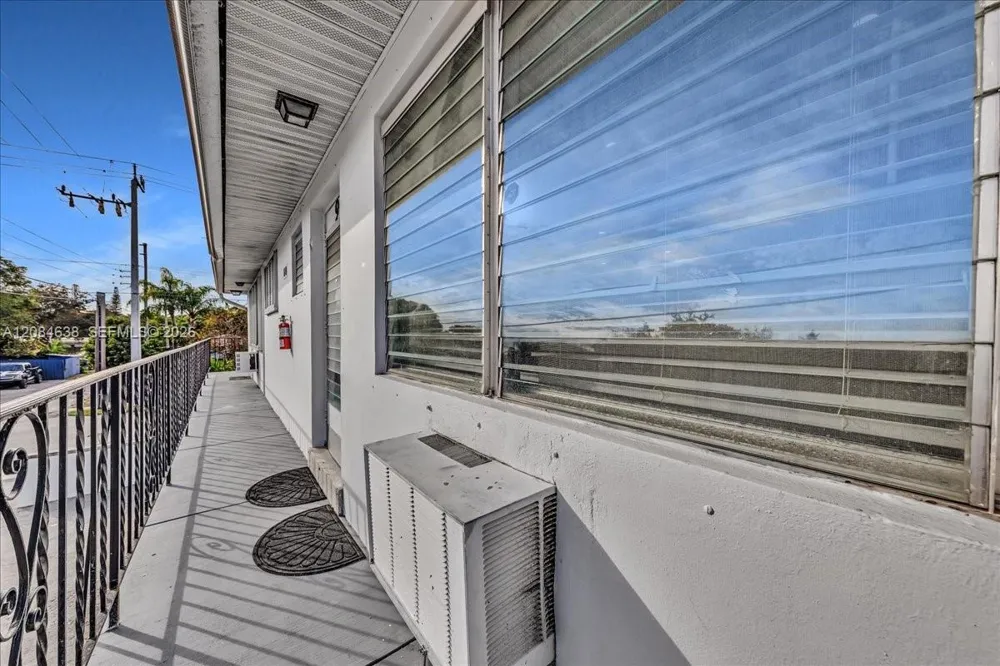 707 S 19th Ave #9 Hollywood, FL 33020