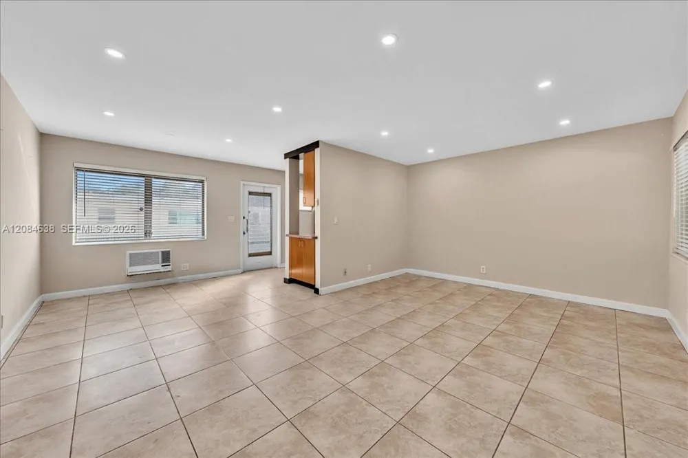 707 S 19th Ave #9 Hollywood, FL 33020