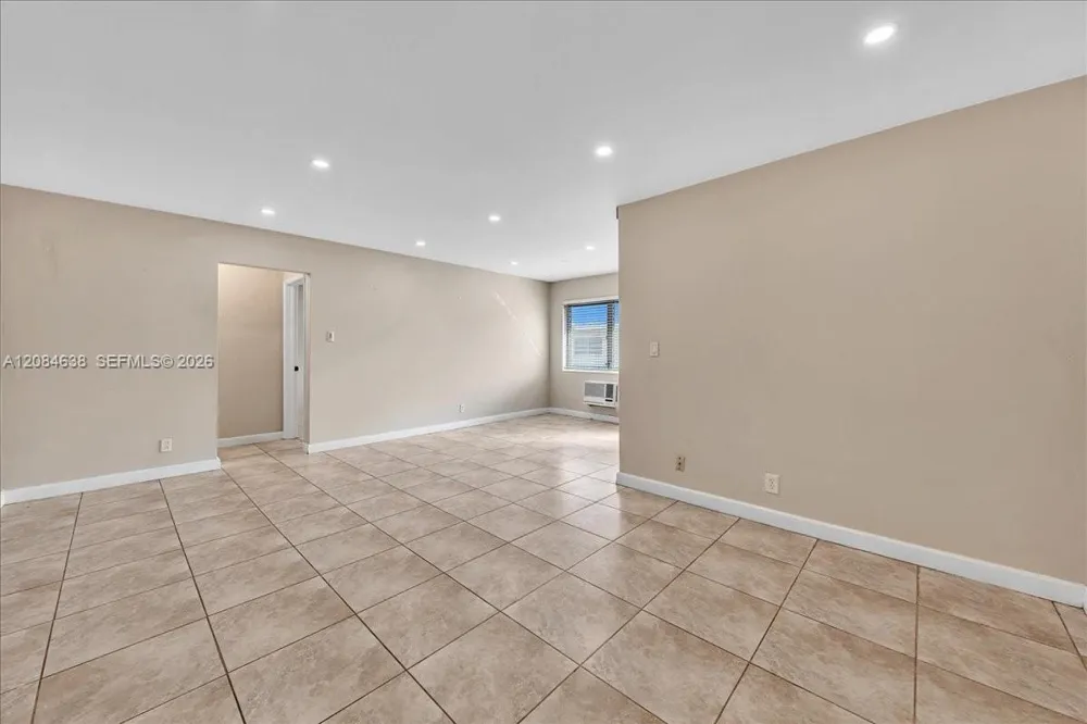 707 S 19th Ave #9 Hollywood, FL 33020