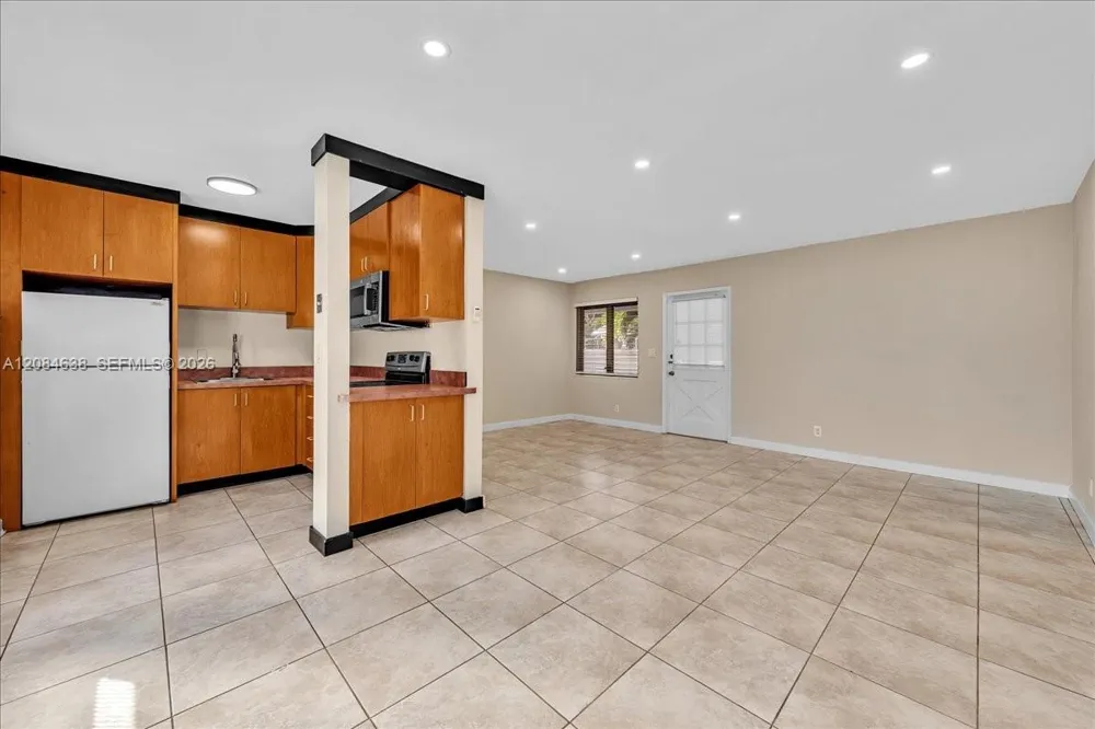 707 S 19th Ave #9 Hollywood, FL 33020