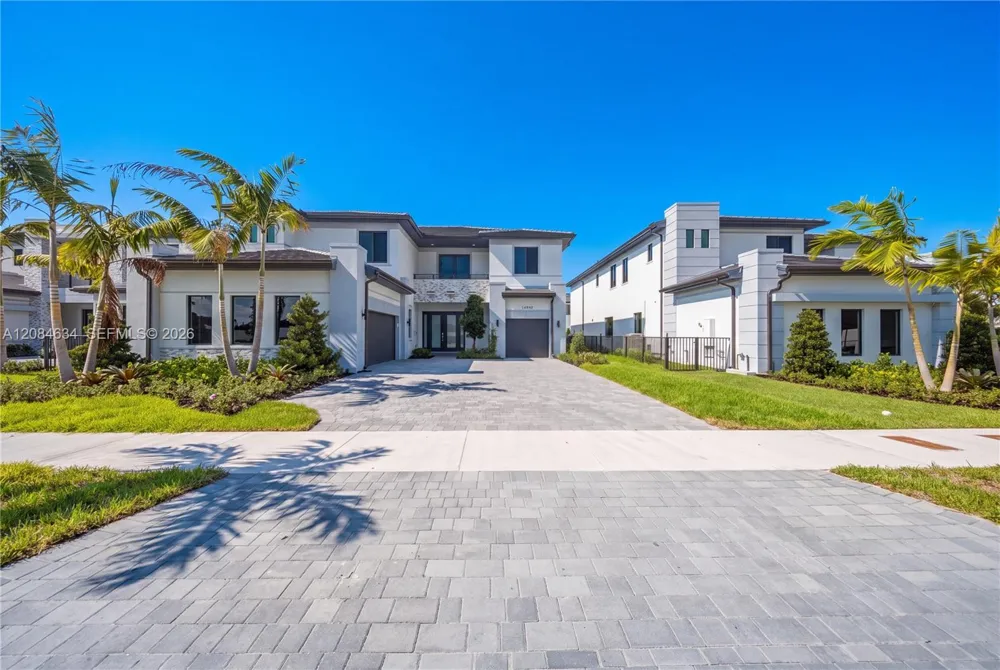 19581 NE 14th Ave Miami, FL 33179