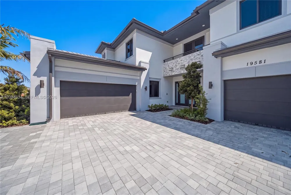 19581 NE 14th Ave Miami, FL 33179