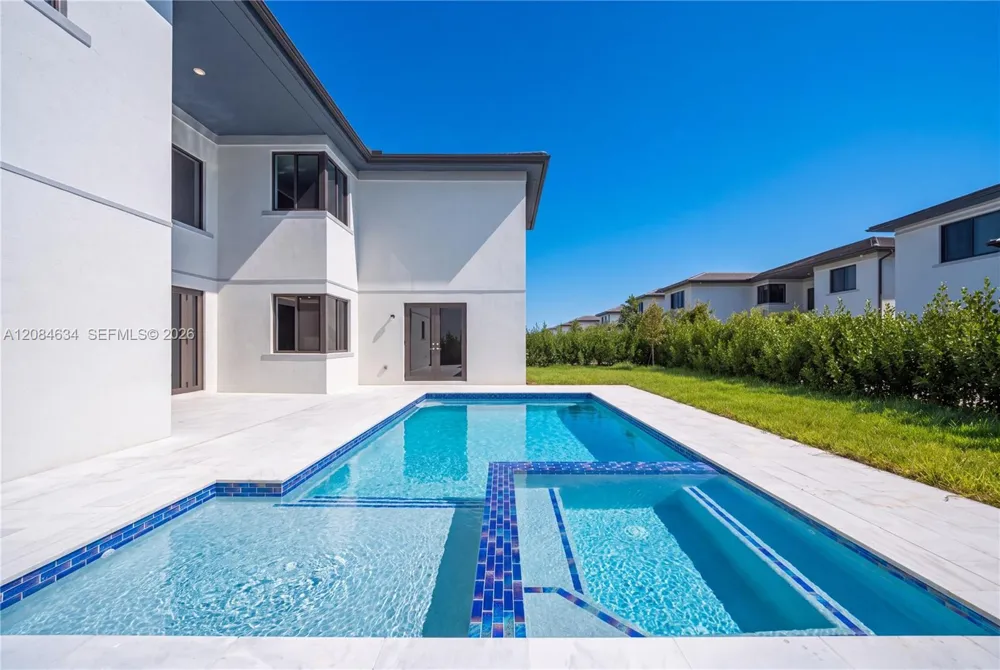 19581 NE 14th Ave Miami, FL 33179