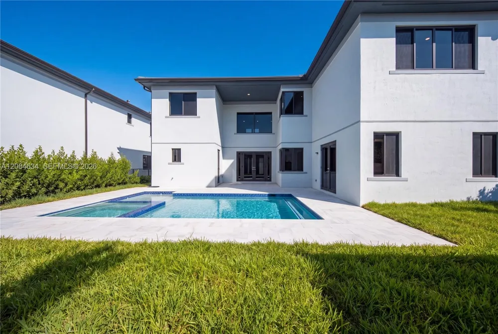 19581 NE 14th Ave Miami, FL 33179