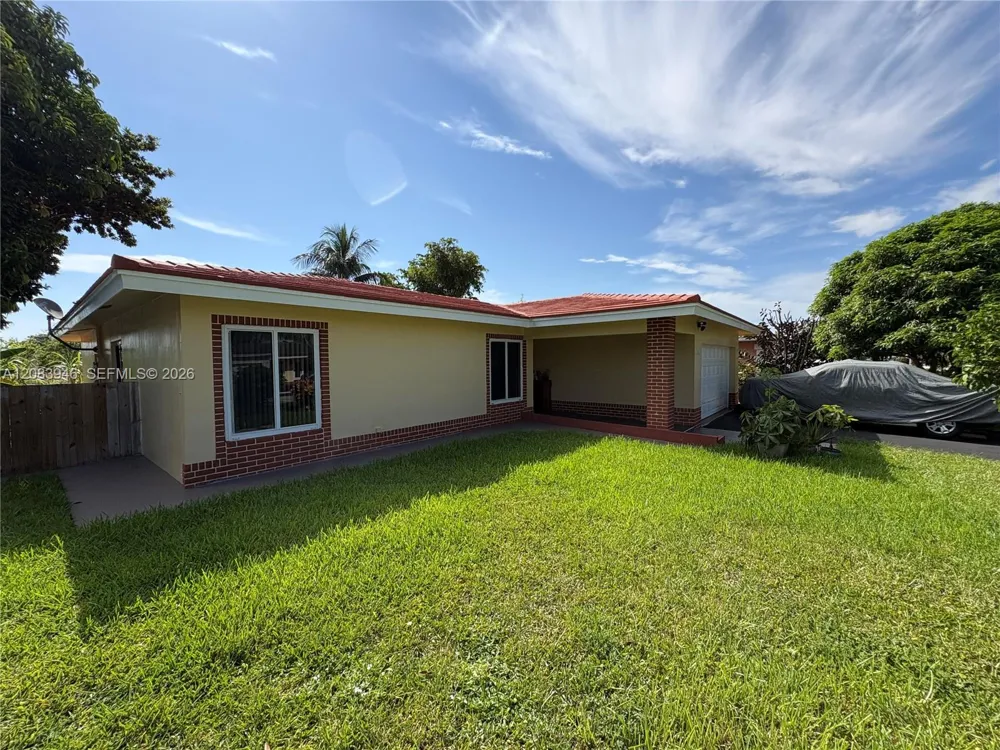 8250 NW 66th Ter Tamarac, FL 33321