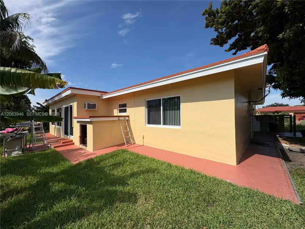 8250 NW 66th Ter Tamarac, FL 33321