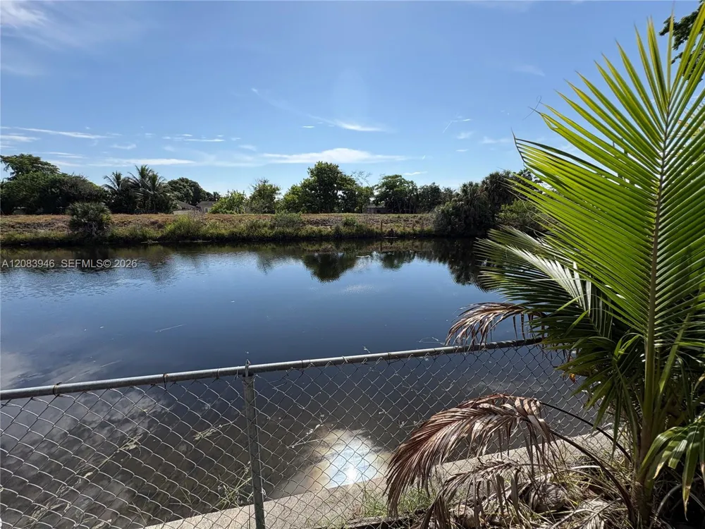8250 NW 66th Ter Tamarac, FL 33321