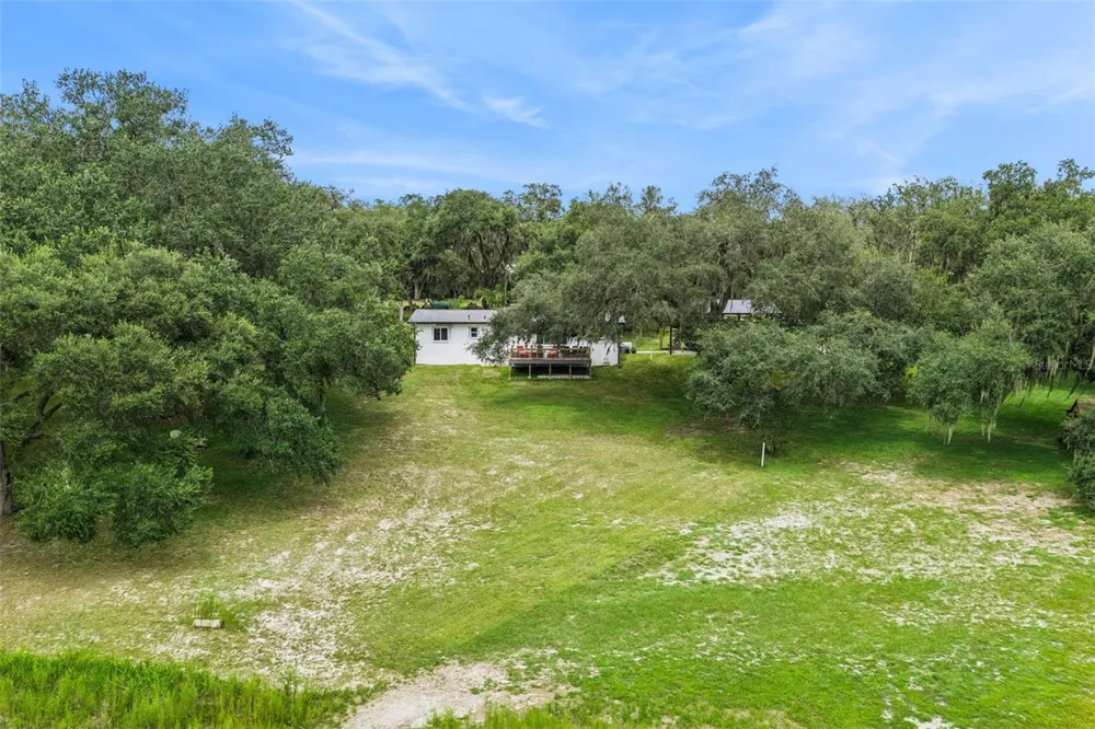 1476 SPRING LAKE ROAD Fruitland Park, FL 34731