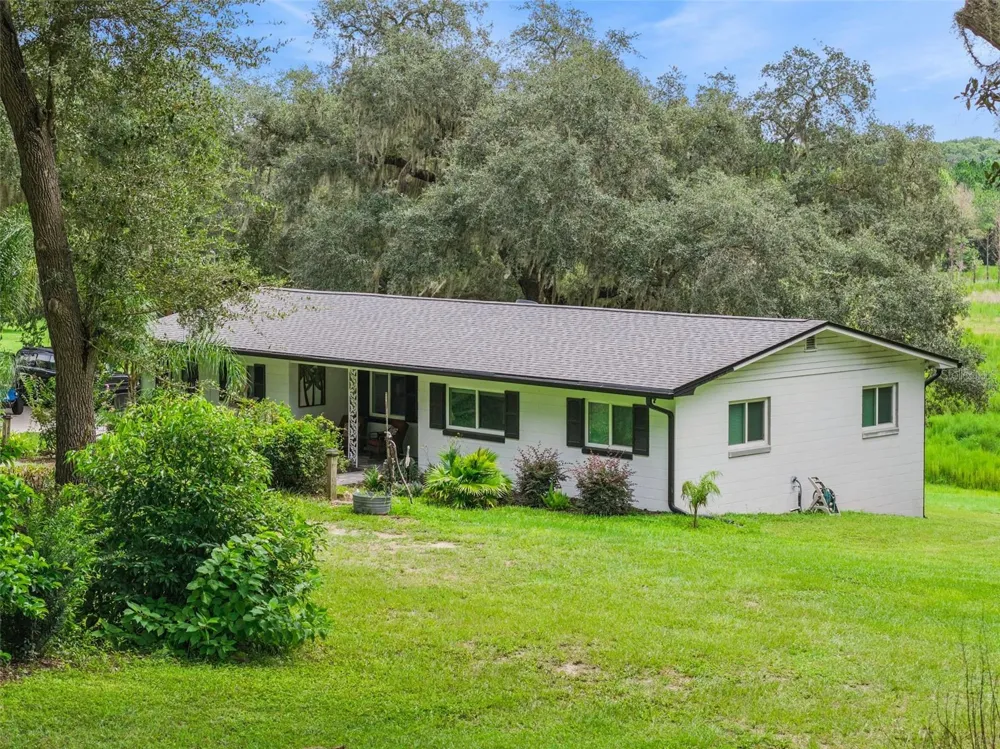 1476 SPRING LAKE ROAD Fruitland Park, FL 34731