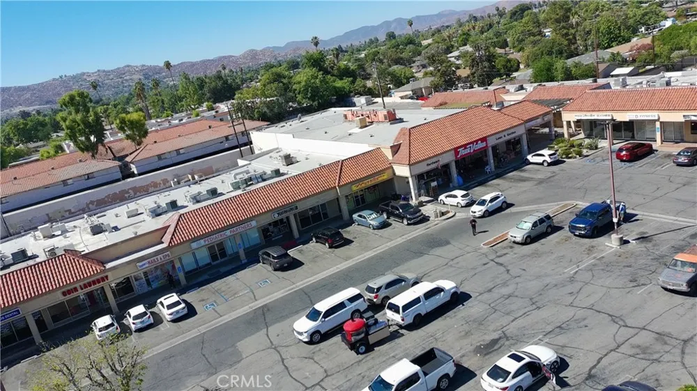1927 E florida Hemet, CA 92544